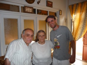 Albert, la hermana y yo (el del medio)