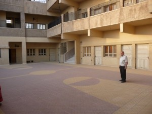 En el patio del colegio