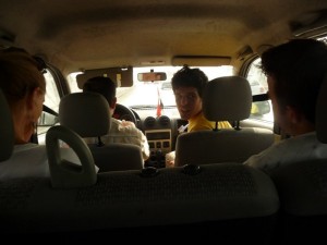 Theresa, Thomas, Chofer y Duby